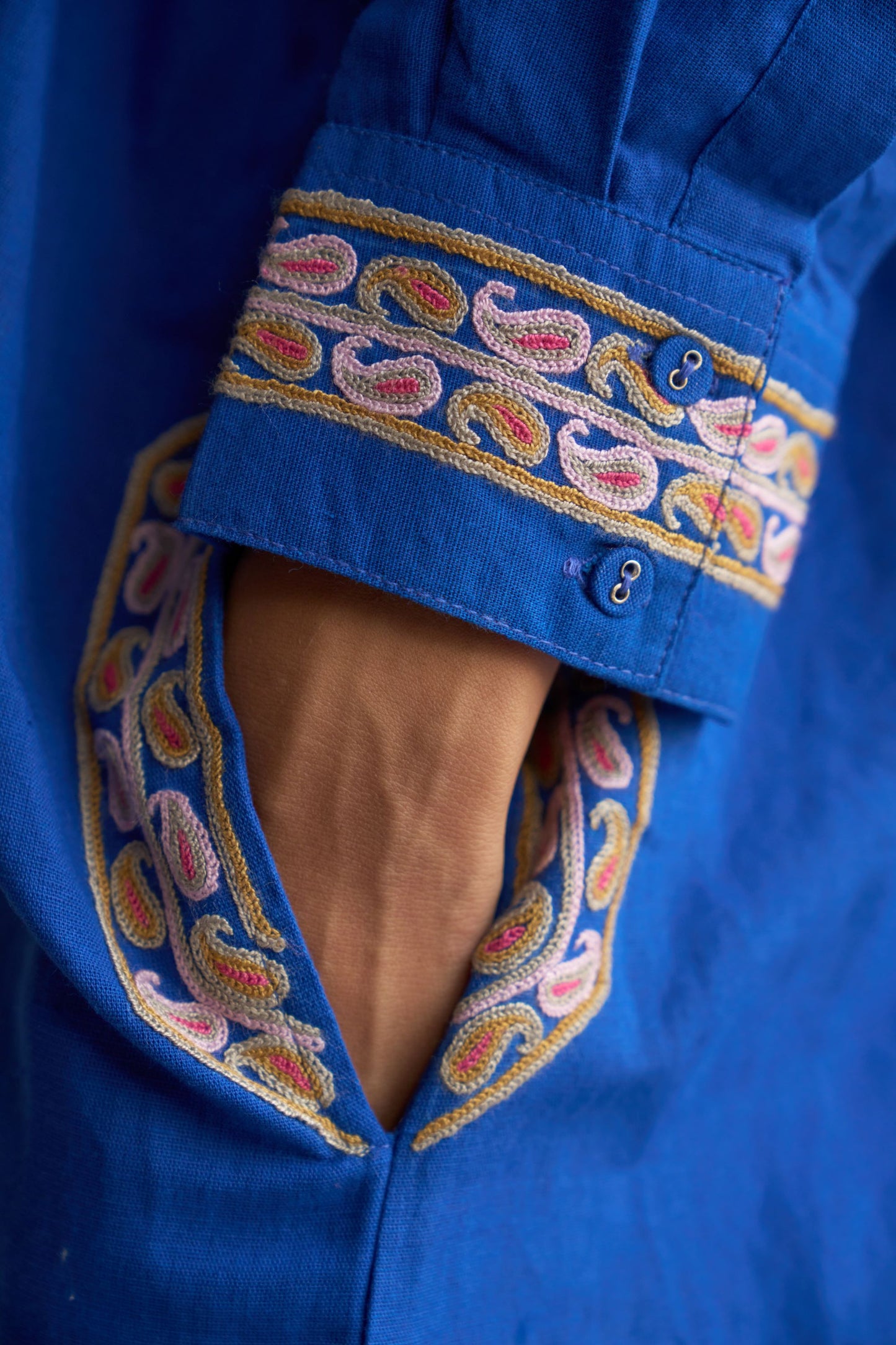 Linen Kaftan/Cobalt Blue - Paisley front