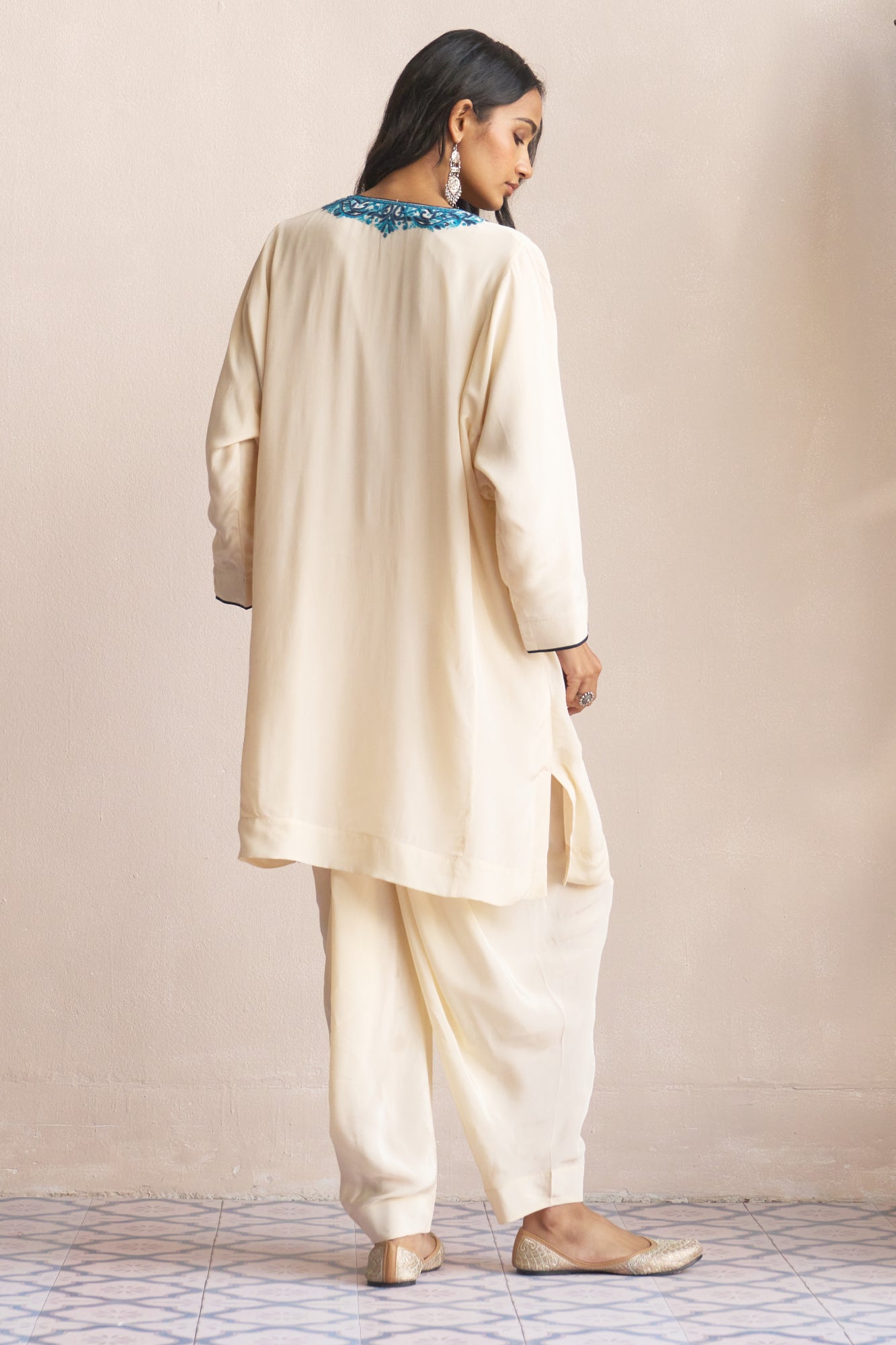 Aari Embroidered Ivory Set - AQUA ICED