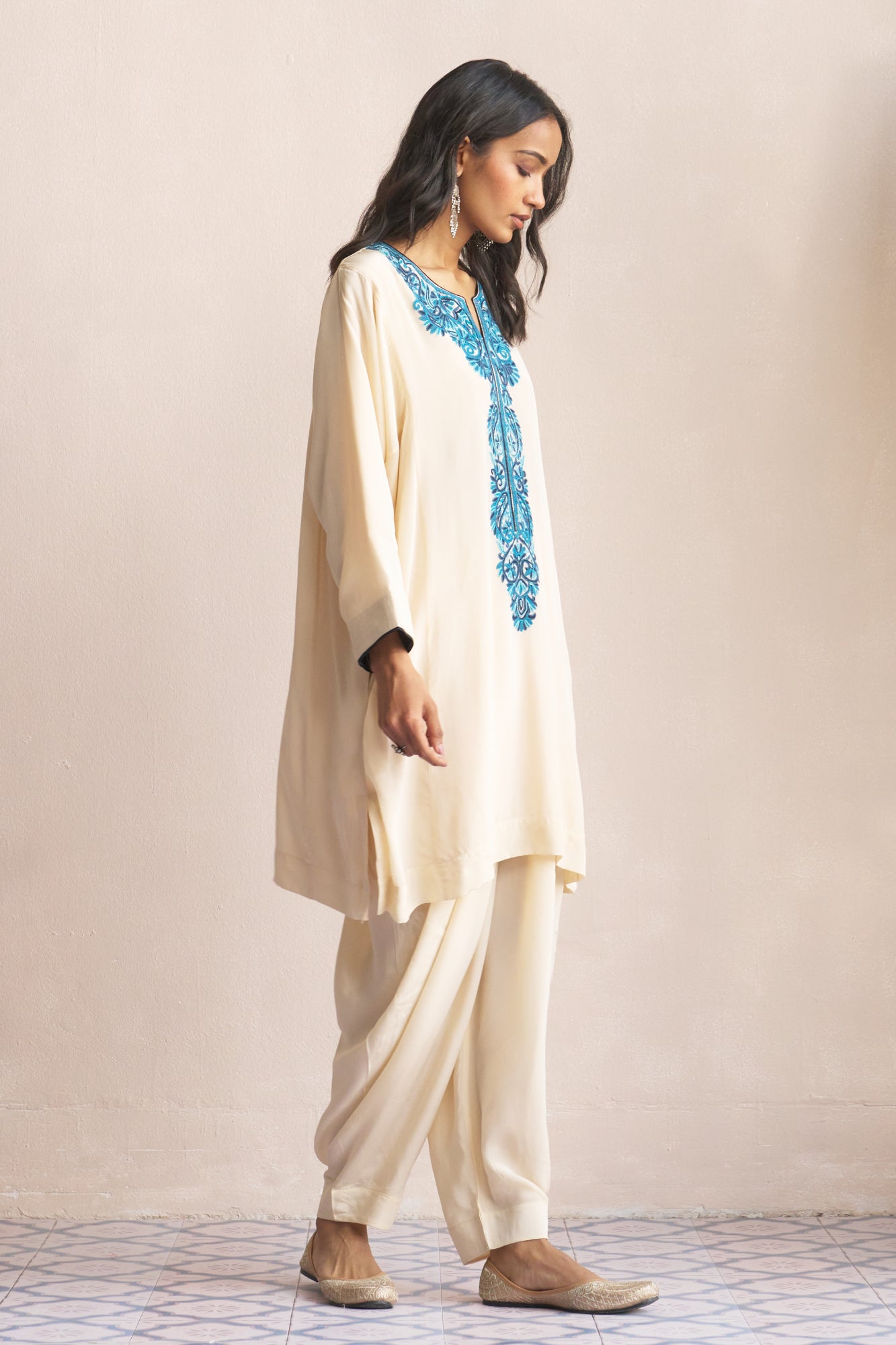 Aari Embroidered Ivory Set - AQUA ICED
