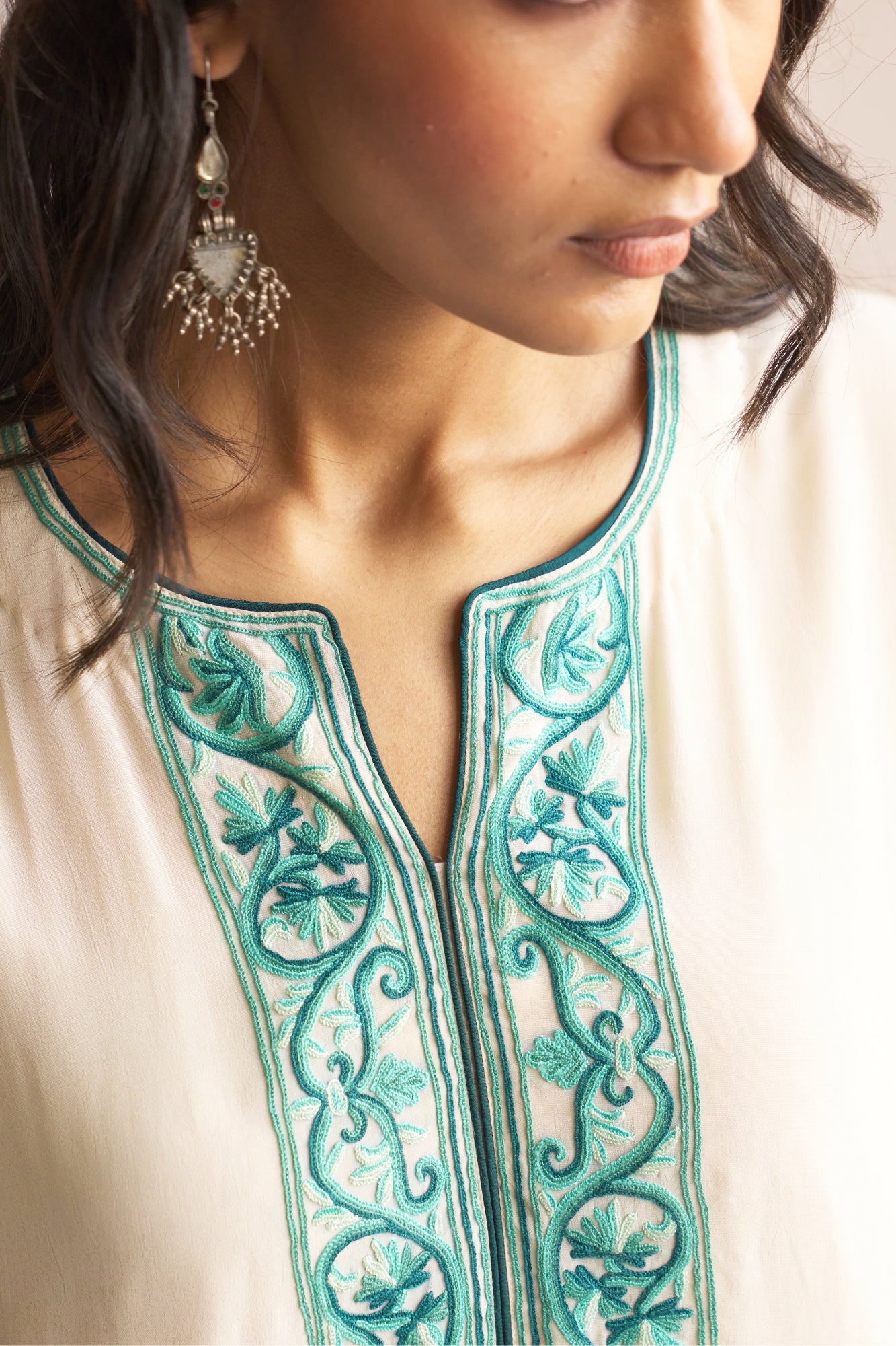 Aari Embroidered Ivory Set - BISTRO GREEN