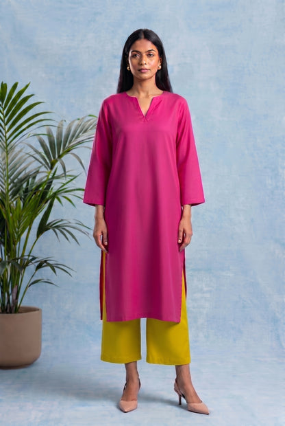 Fuchsia Bloom Pheran Set with Aari Embroidery
