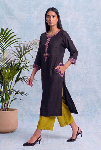 Midnight Charcoal Pheran Set with Aari Embroidery