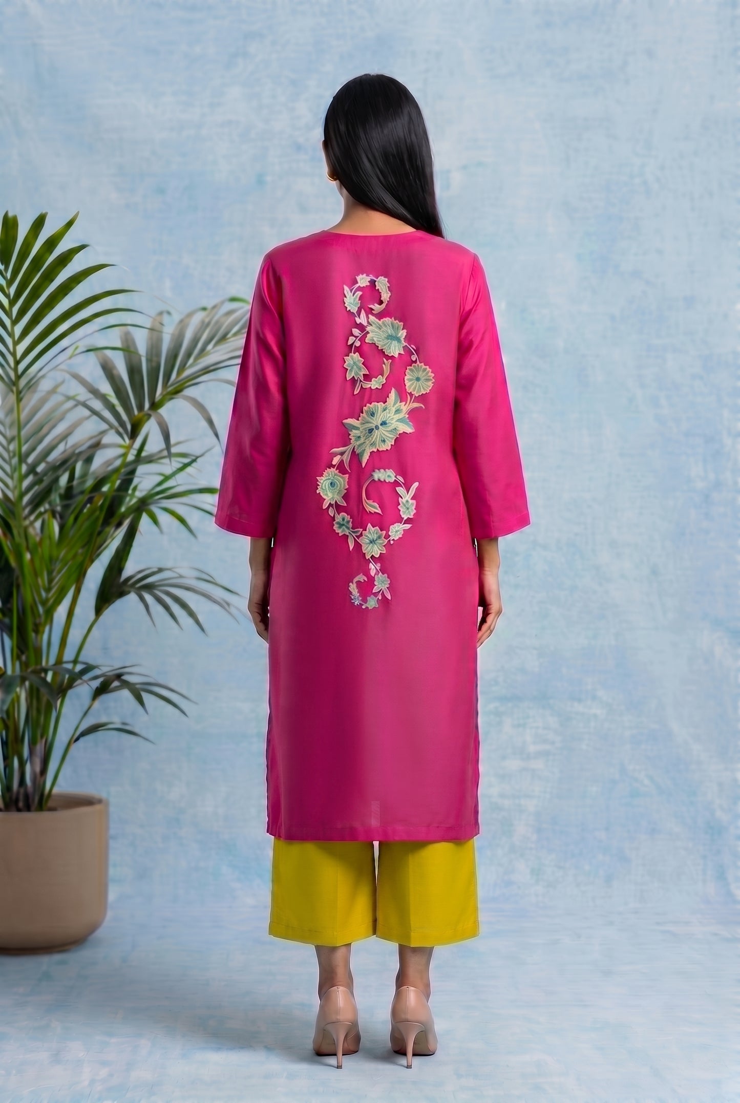 Fuchsia Bloom Pheran Set with Aari Embroidery