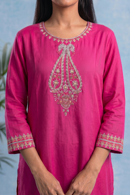 Berry Blush Pheran Set with Aari Embroidery