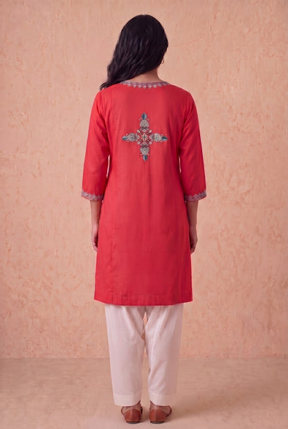 Poppy Reda Line Kurta Set With Aari Embroidery