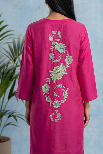 Fuchsia Bloom Pheran Set with Aari Embroidery