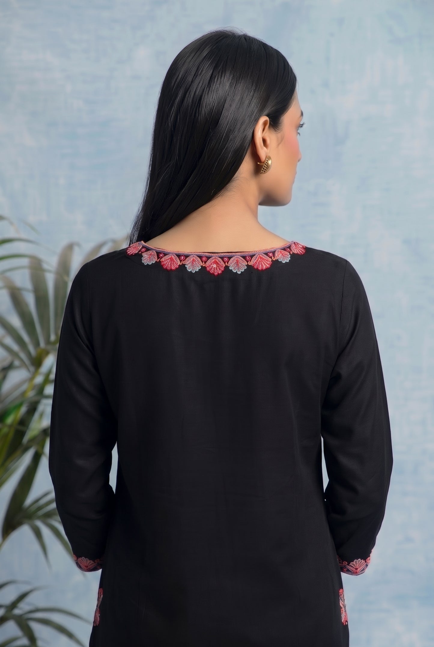 Black Dahlia Pheran Set with Aari Embroidery