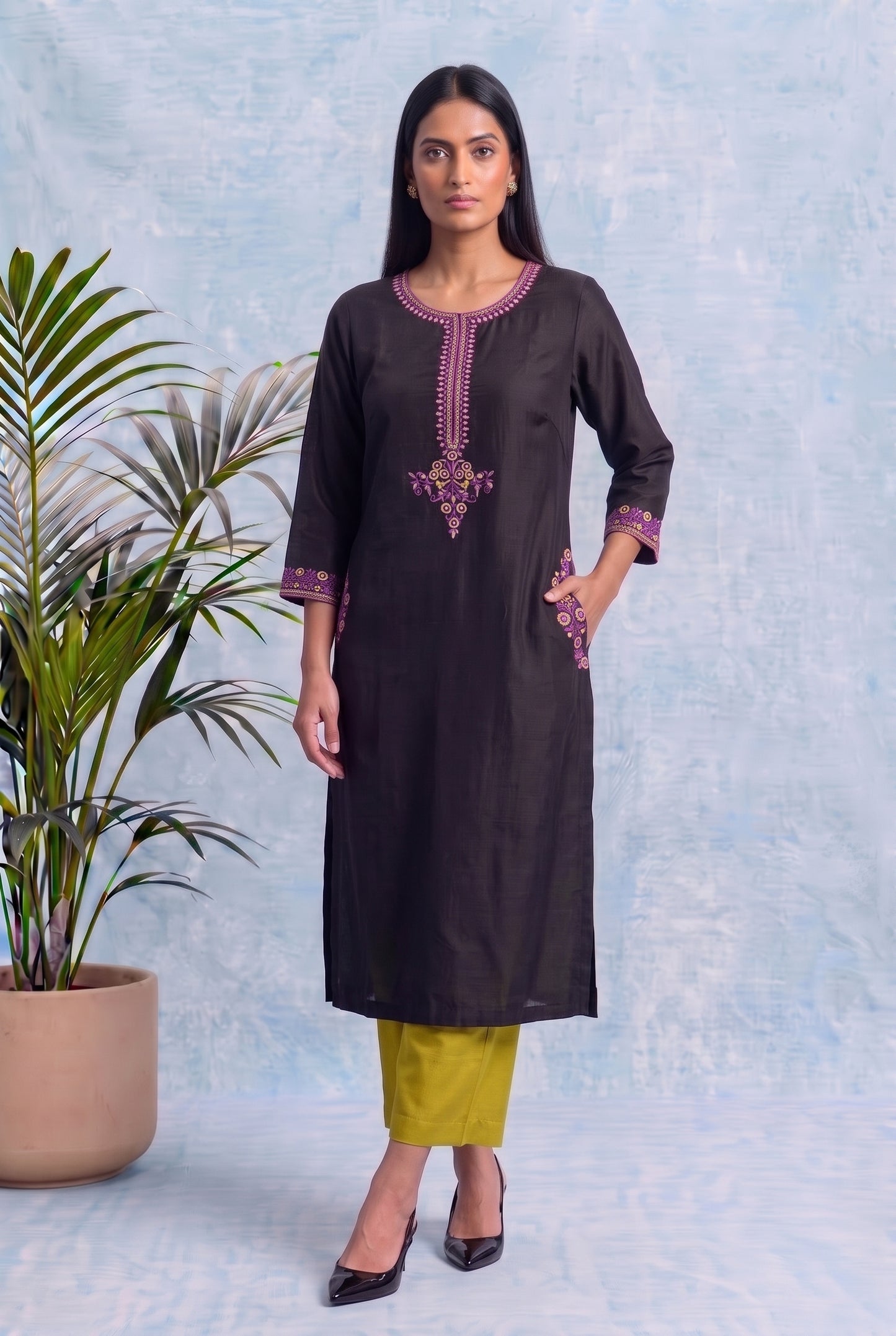 Midnight Charcoal Pheran Set with Aari Embroidery