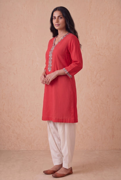 Poppy Reda Line Kurta Set With Aari Embroidery