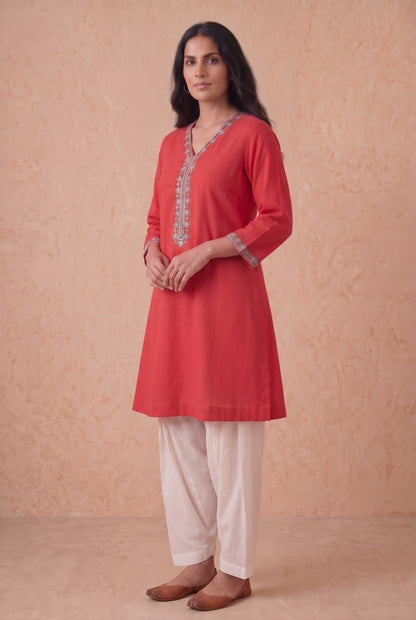 Poppy Reda Line Kurta Set With Aari Embroidery