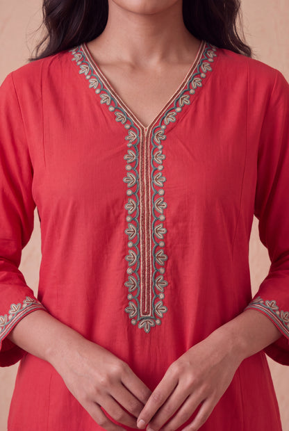 Poppy Reda Line Kurta Set With Aari Embroidery