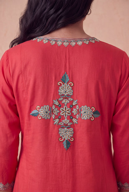 Poppy Reda Line Kurta Set With Aari Embroidery