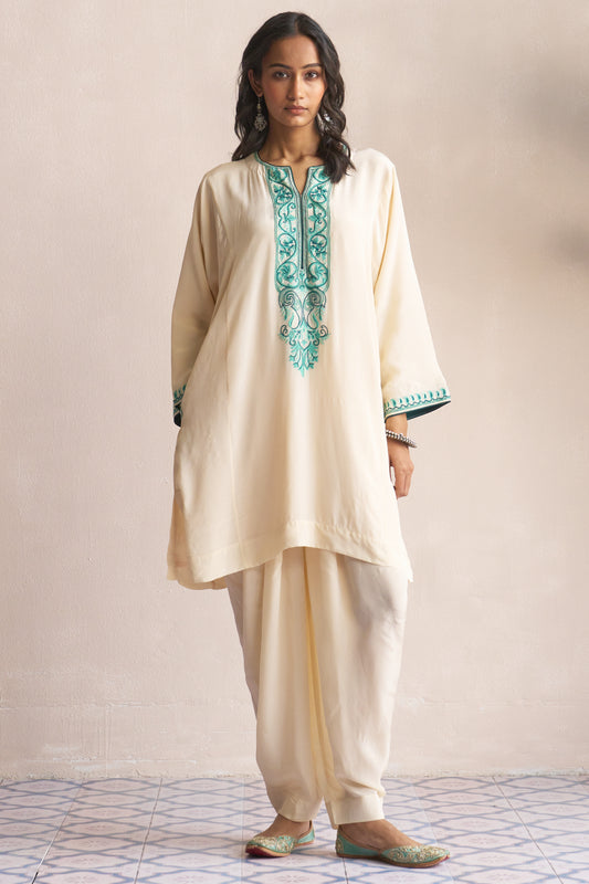 Aari Embroidered Ivory Set - BISTRO GREEN