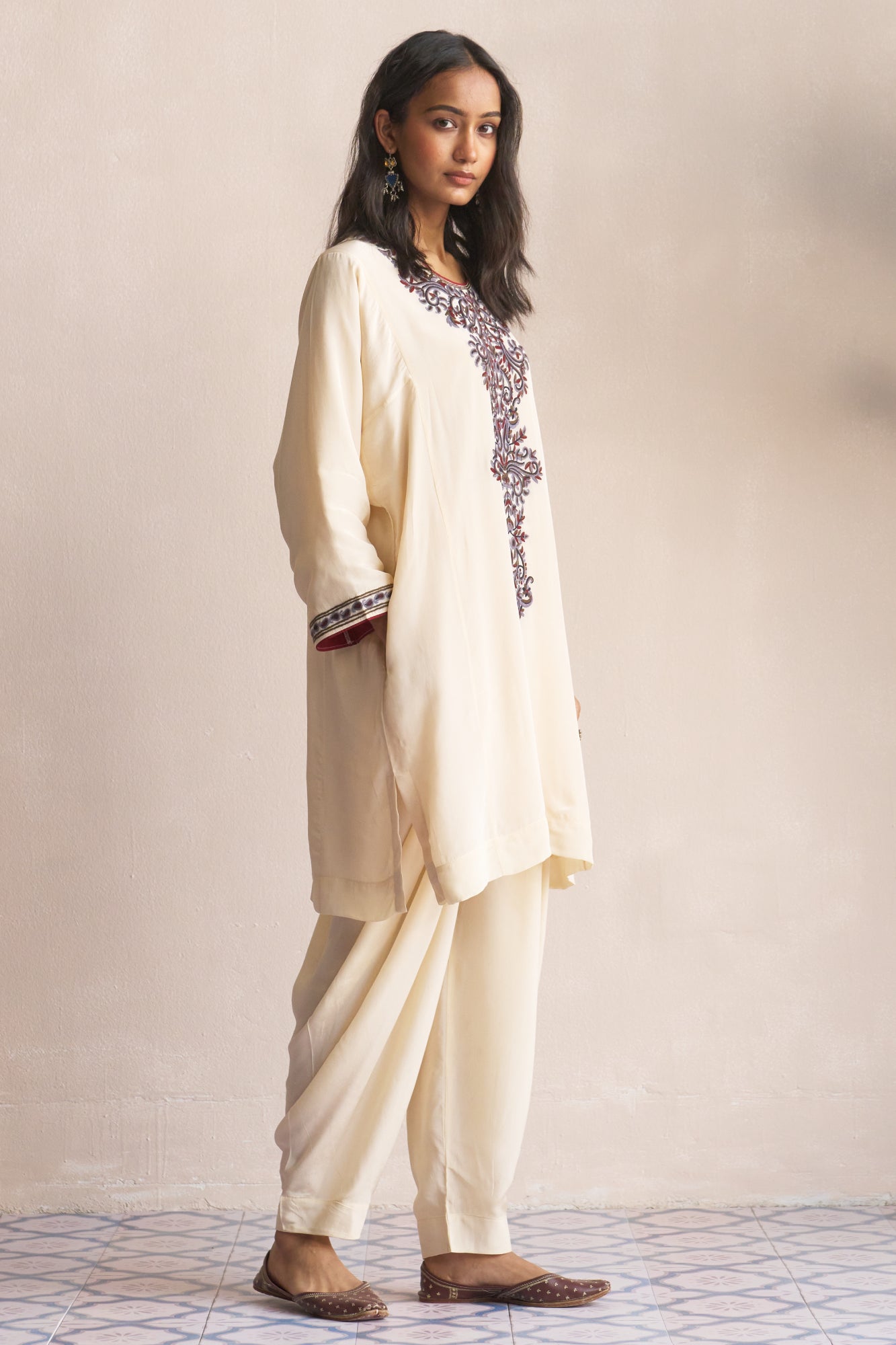 Aari Embroidered Ivory Set - INSIGNIA BLUE