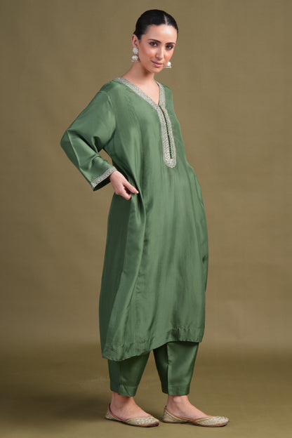 Silk Calla Green Tilla Set