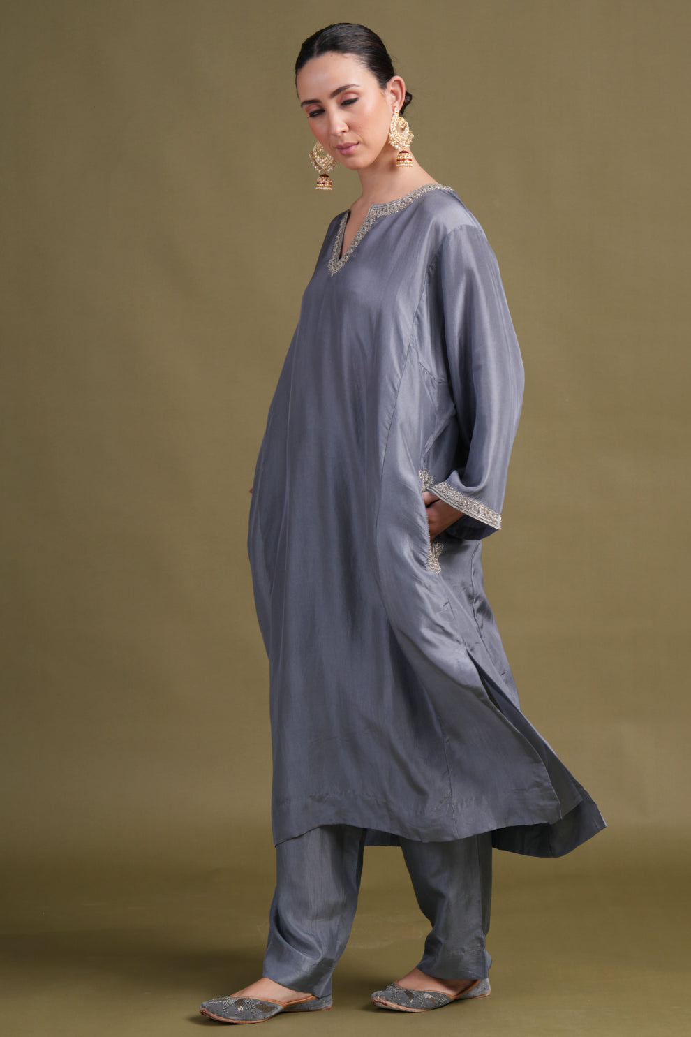 Silk Neutral Gray Tilla Set