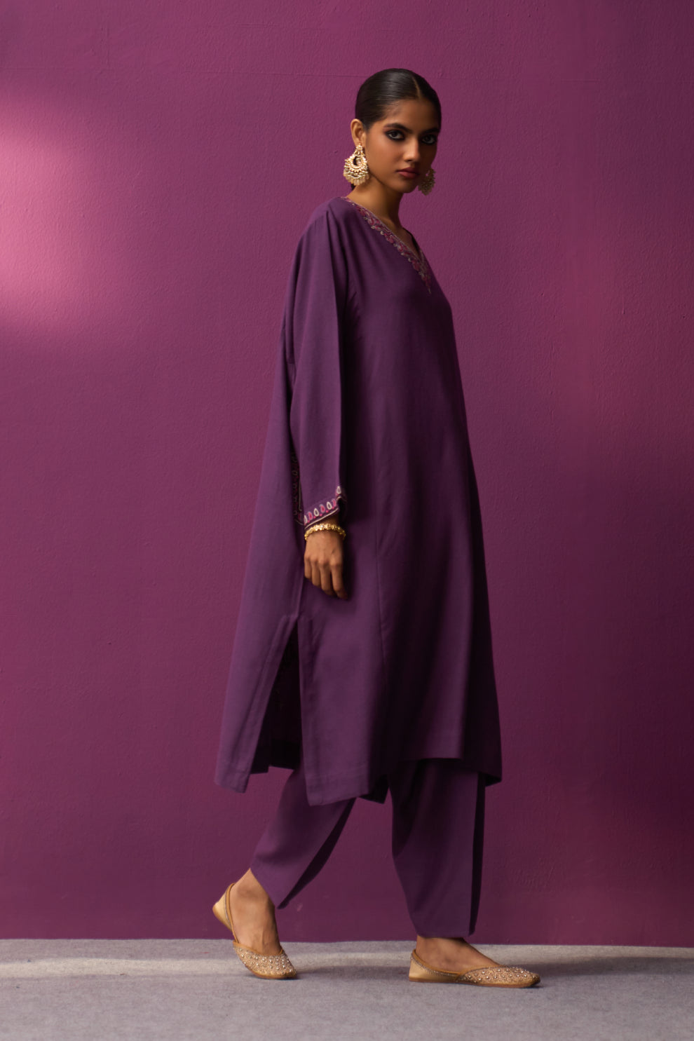 Woollen Pheran Set/Aari - Artic Dust