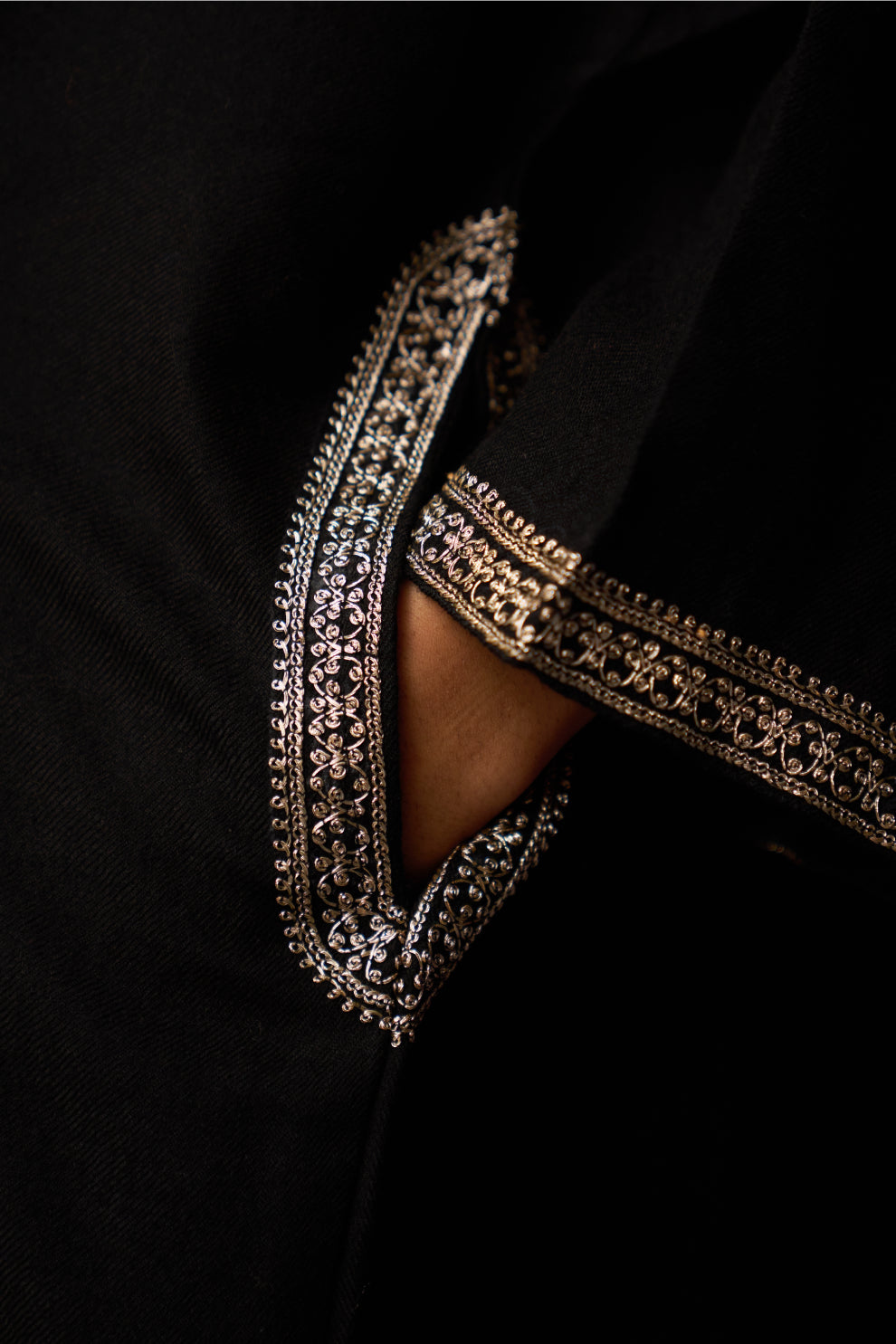 Woollen Pheran Set/Tilla - Black