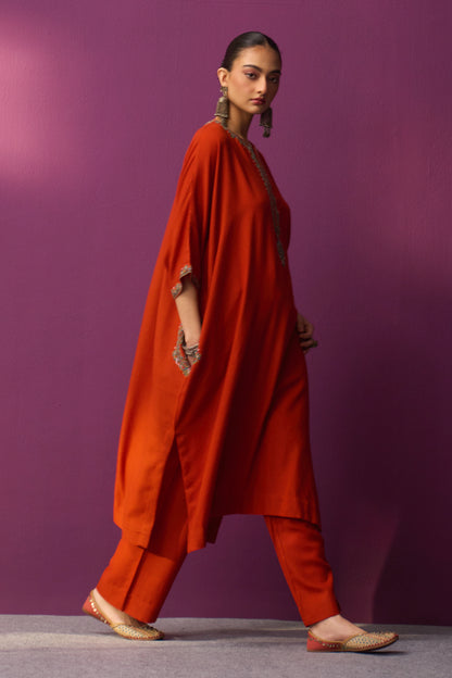 Woollen Kaftan/Aari- Chilli