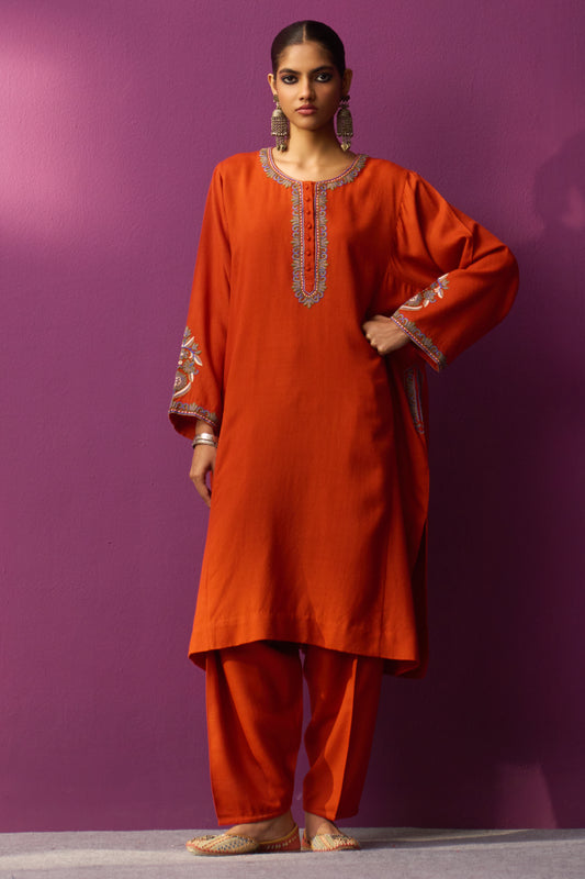 Woollen Pheran Set/Aari - Chilli