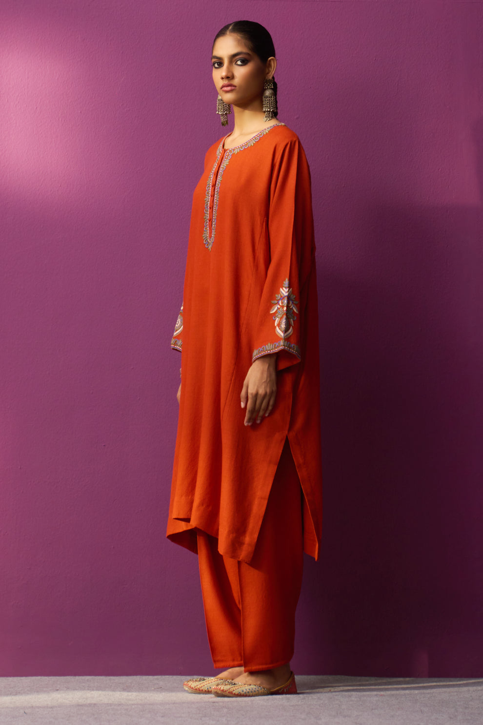 Woollen Pheran Set/Aari - Chilli