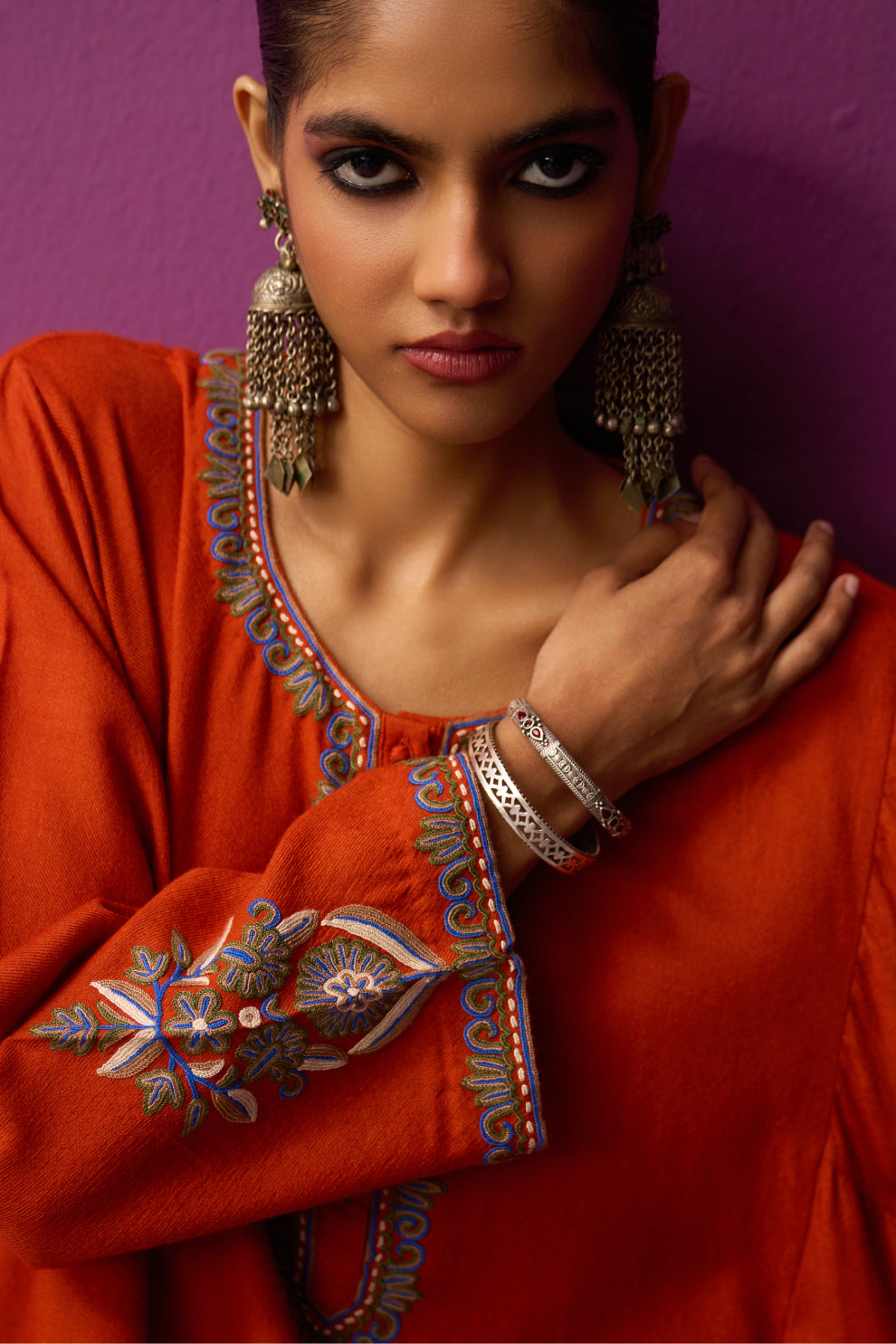 Woollen Pheran Set/Aari - Chilli