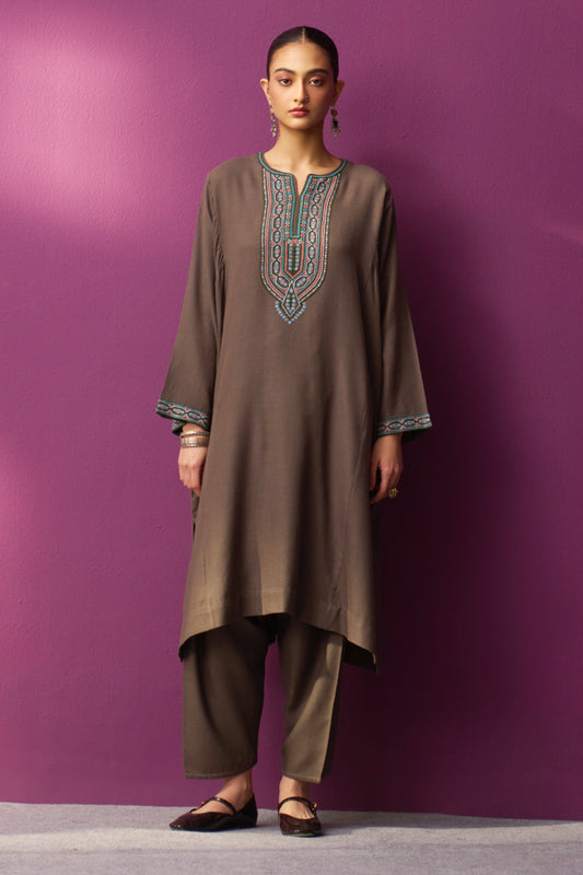 Woollen Pheran Set/Aari - Cinder