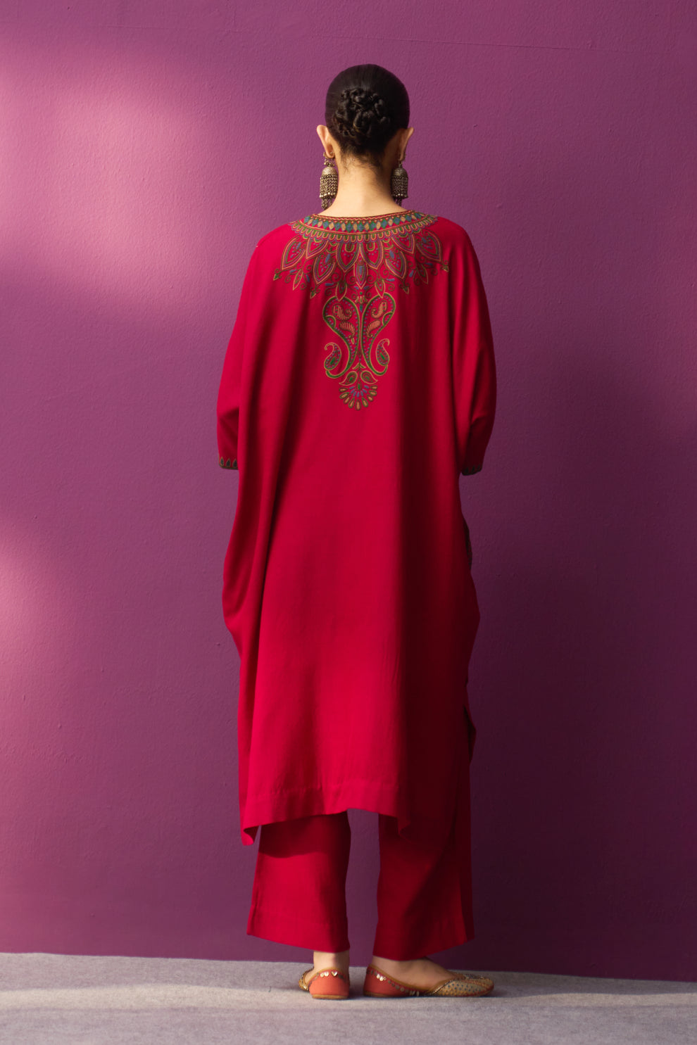 Woollen Kaftan/Aari - Cochineal