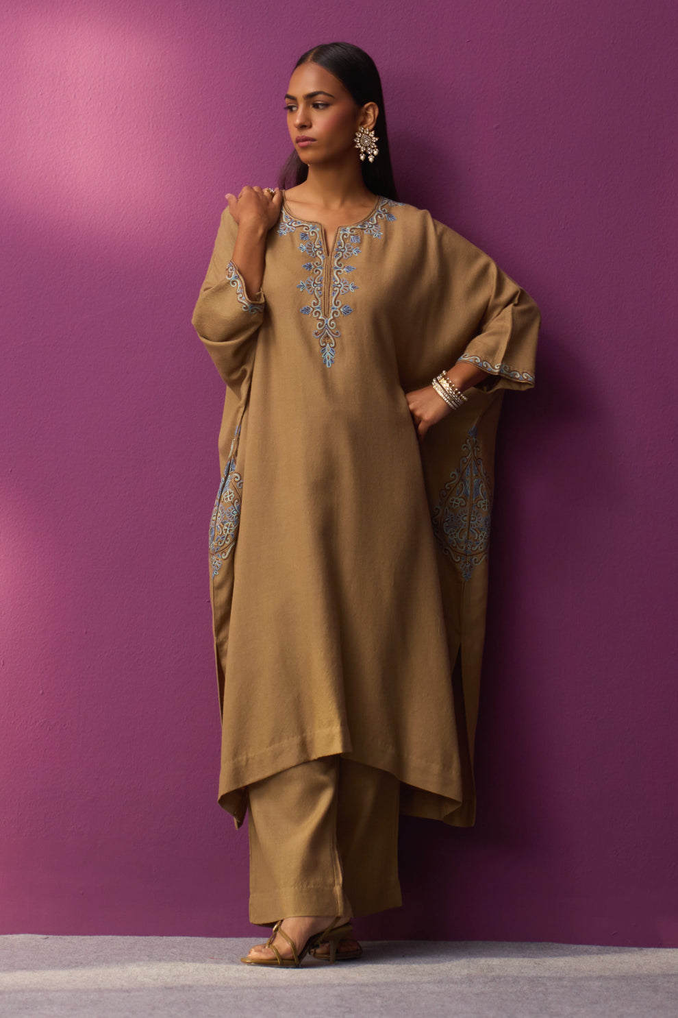 Woollen Kaftan/Aari - Dune