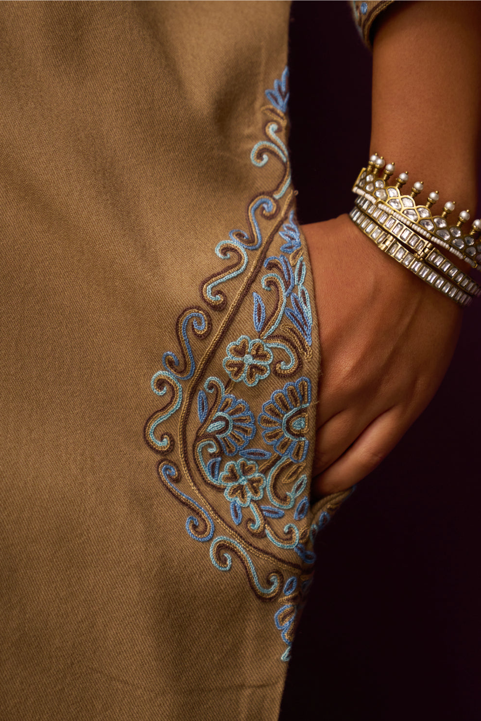 Woollen Kaftan/Aari - Dune