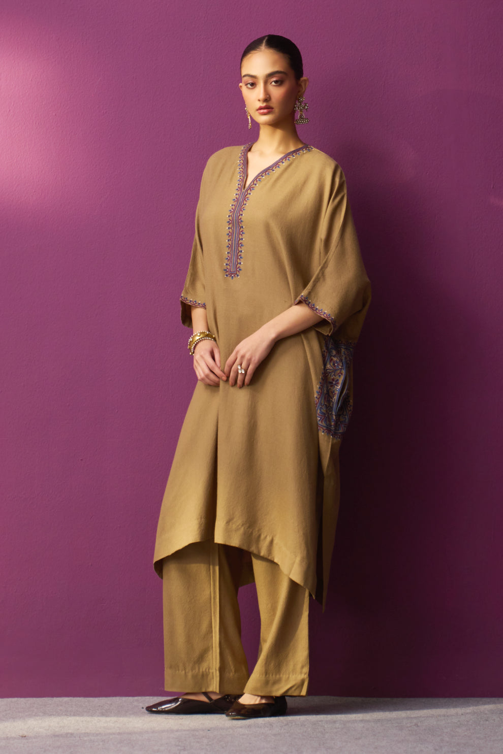 Woollen Kaftan/Aari- Dune OG