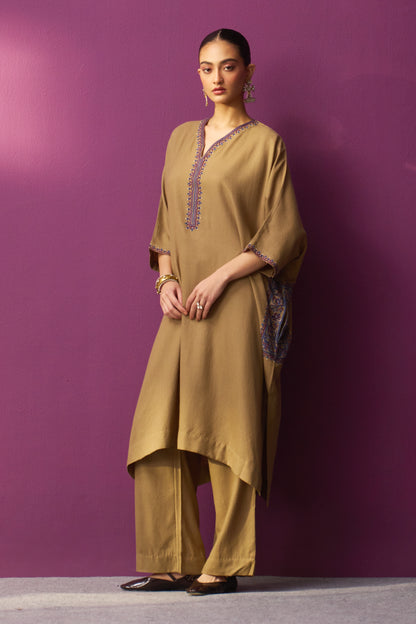 Woollen Kaftan/Aari- Dune OG