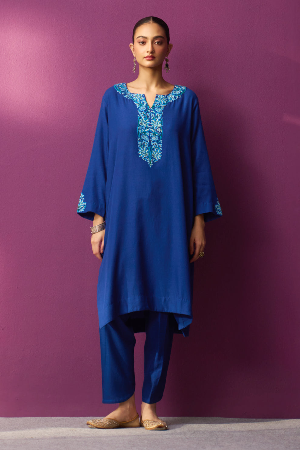 Woolen Electric Blue Aari Pheran set