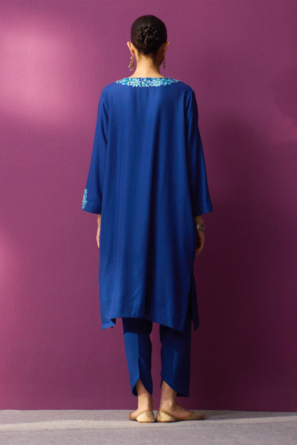 Woolen Electric Blue Aari Pheran set