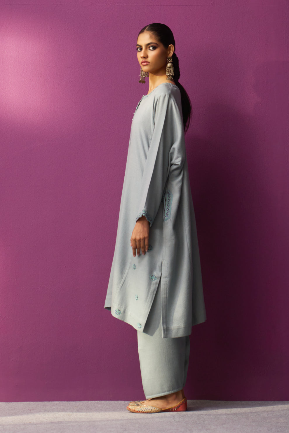 Woolen Ether Aari Pheran set