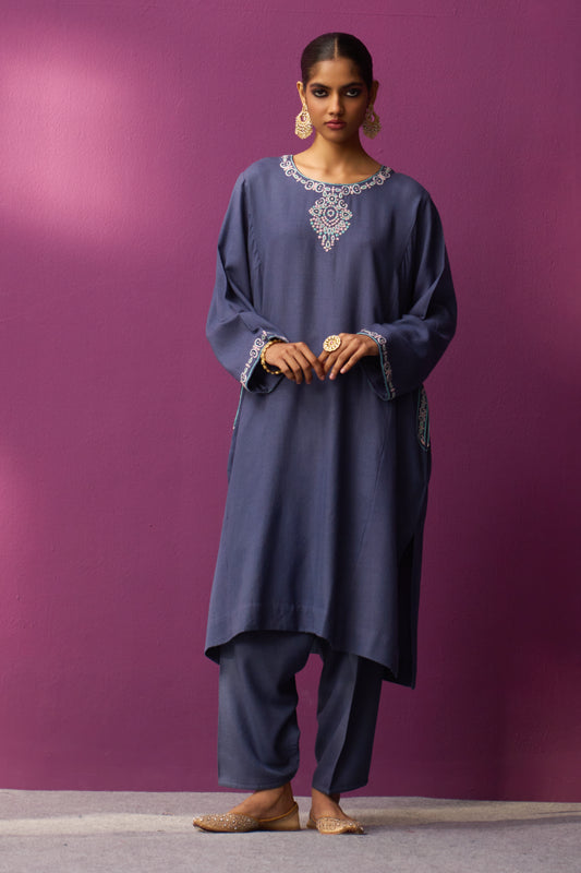 Woollen Pheran Set/Aari - Forget me not