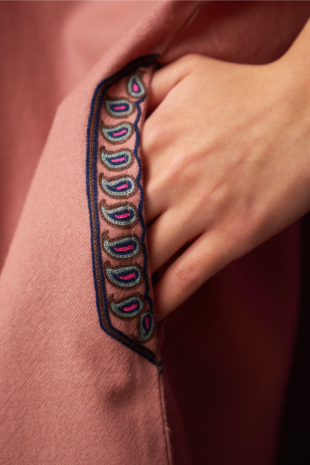 Woollen Kaftan/Aari- French Rose