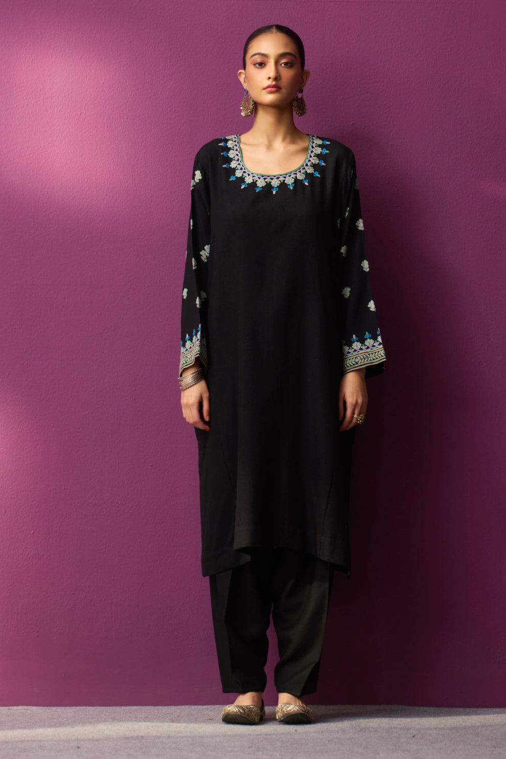 Woollen Pheran Set/Aari - Black with Ferozi Boota on Sleeves