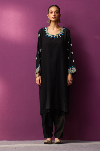 Woollen Pheran Set/Aari - Black with Ferozi Boota on Sleeves