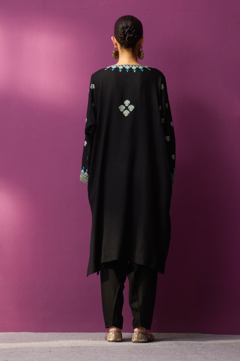 Woollen Pheran Set/Aari - Black with Ferozi Boota on Sleeves