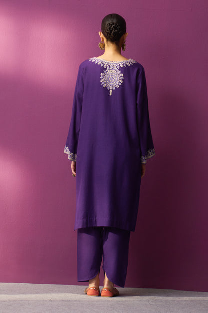 Woolen Potent Purple Aari Pheran set