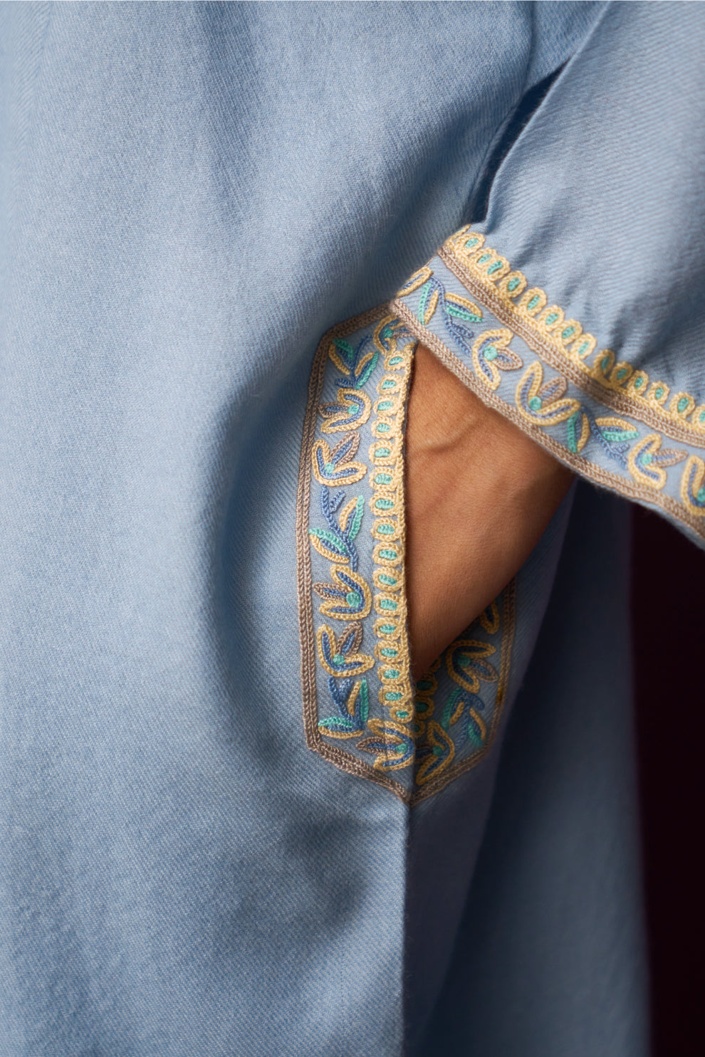 Woollen Pheran Set/Aari - Sea Angle