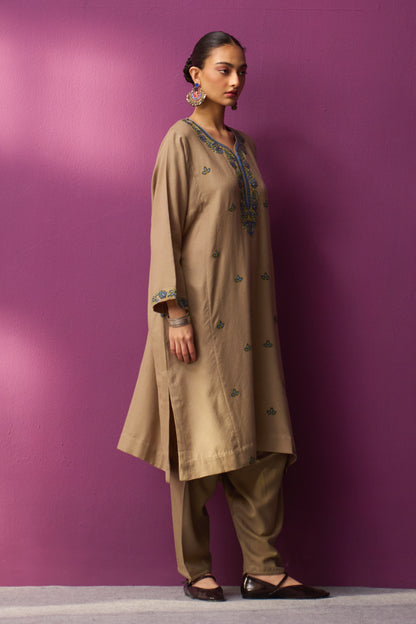 Woollen Pheran Set/Aari - Sesame + Jaal Boota