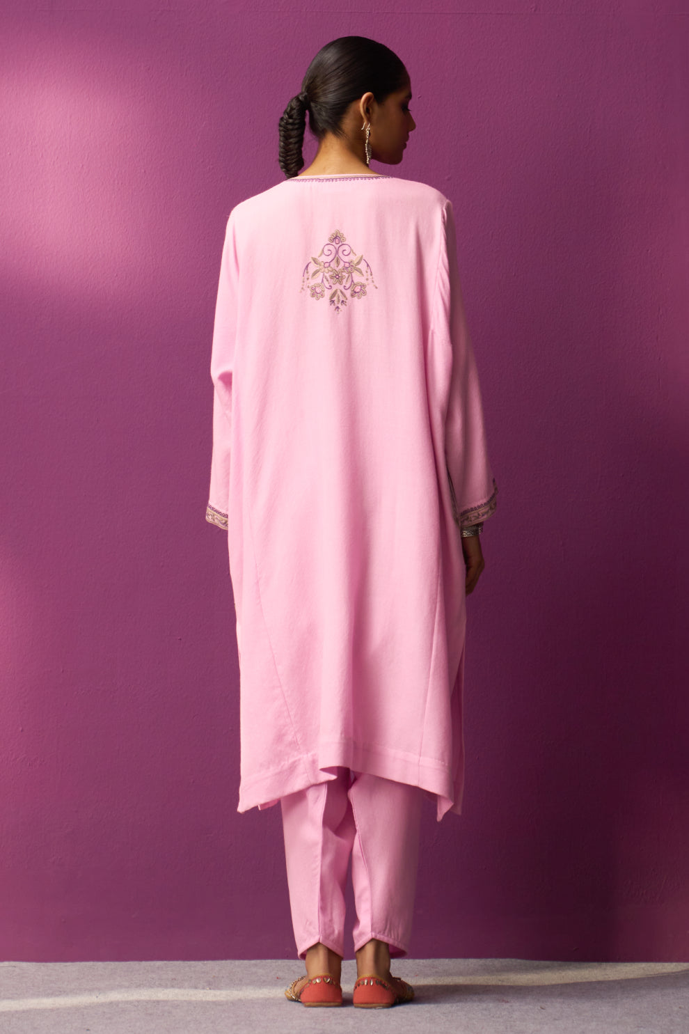 Woollen Pheran Set/Aari - Silver Pink