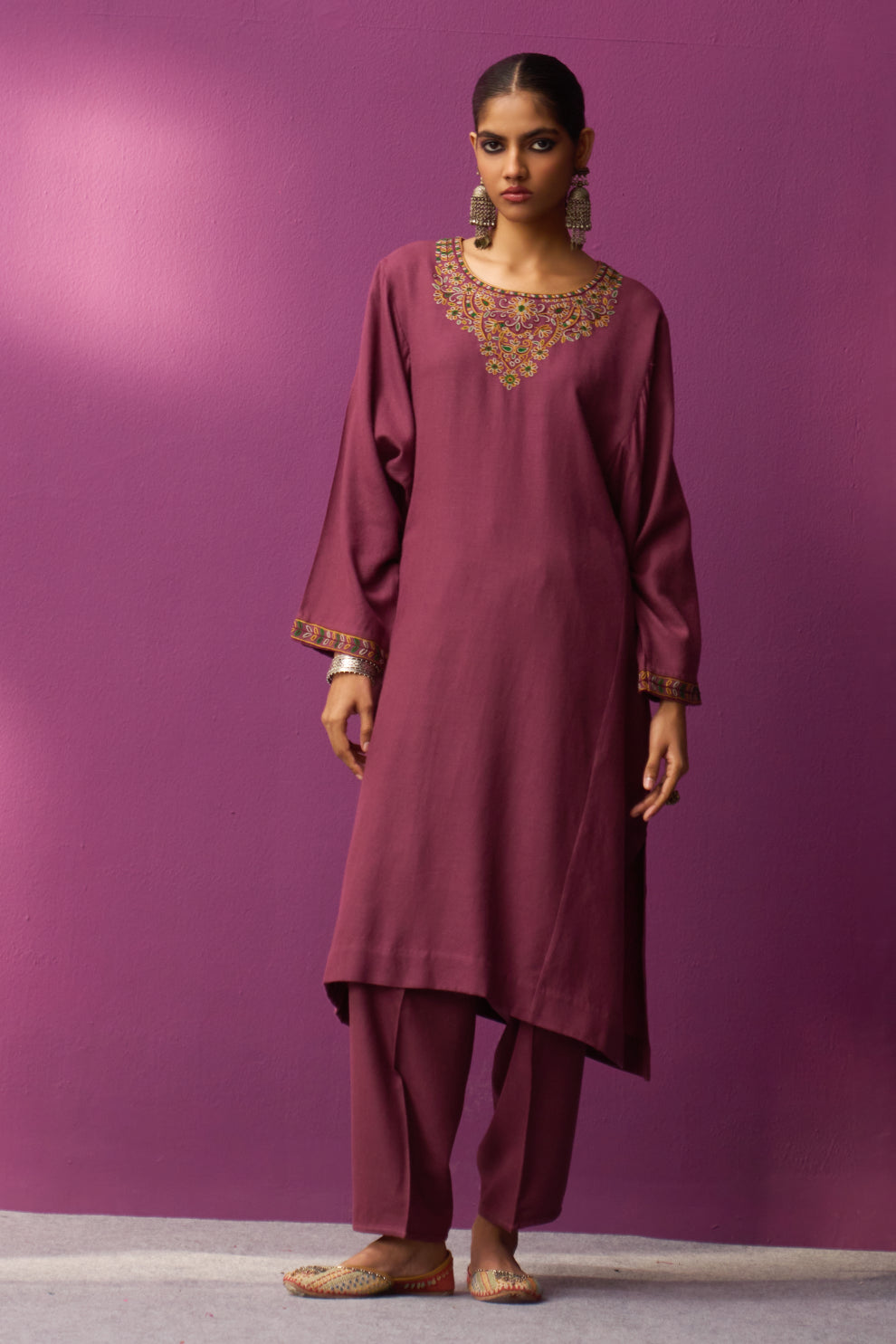 Woollen Pheran Set/Aari - Wistful Mauve