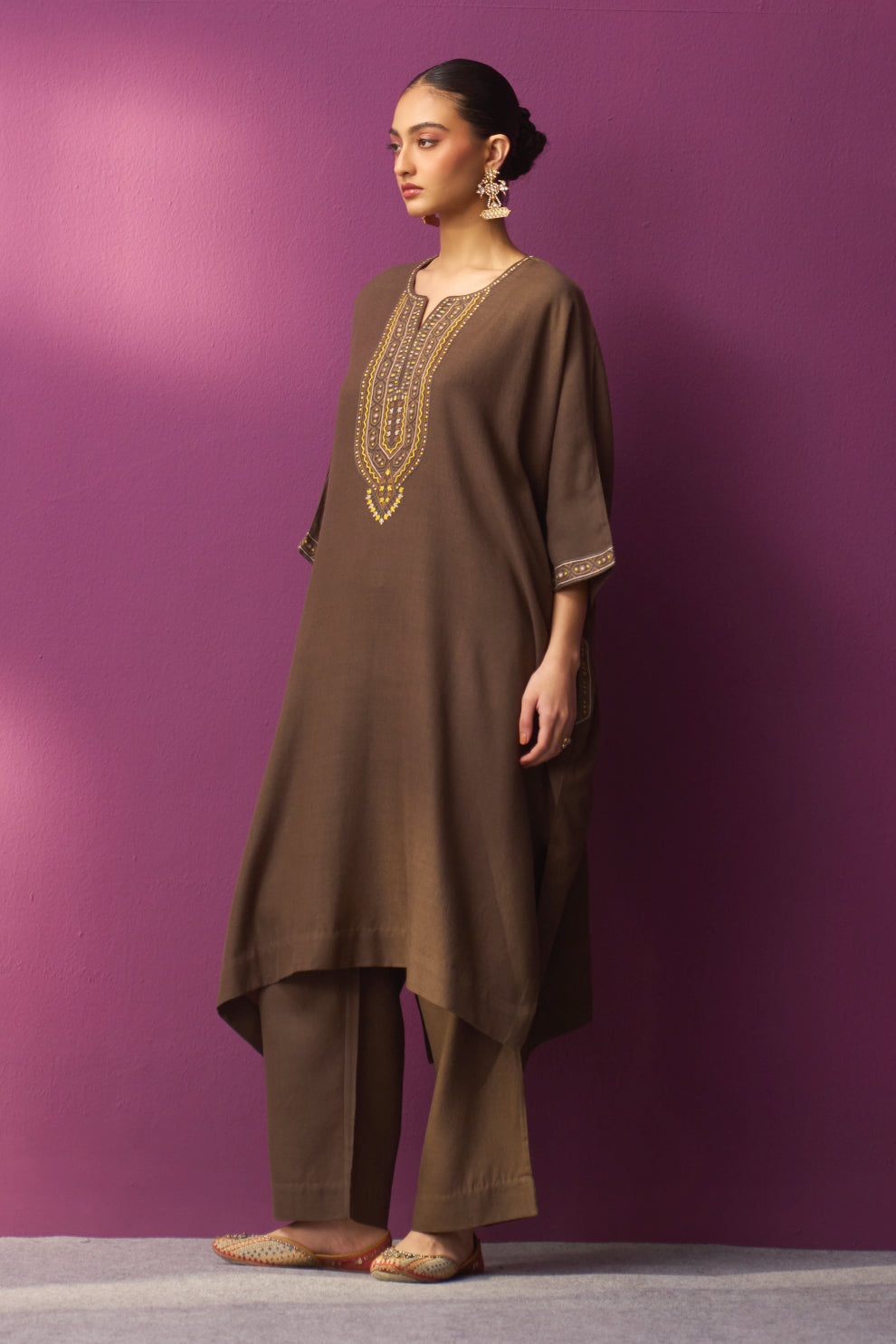 Woollen Kaftan/Aari - Coffee Bean